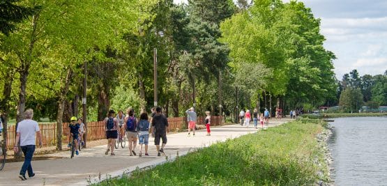 Promenade sur la rive gauche de l'Allier à Bellerive