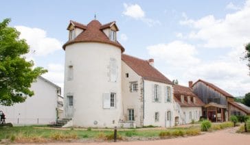 Médiathèque-ferme modèle